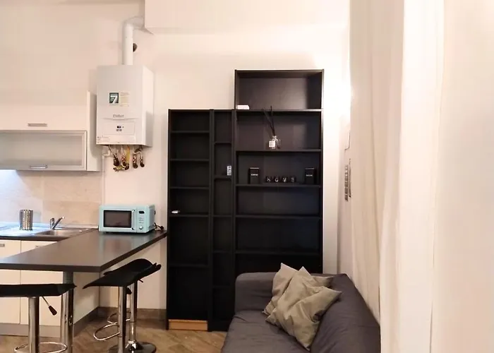 Hbhall Porta Romana Apartment
